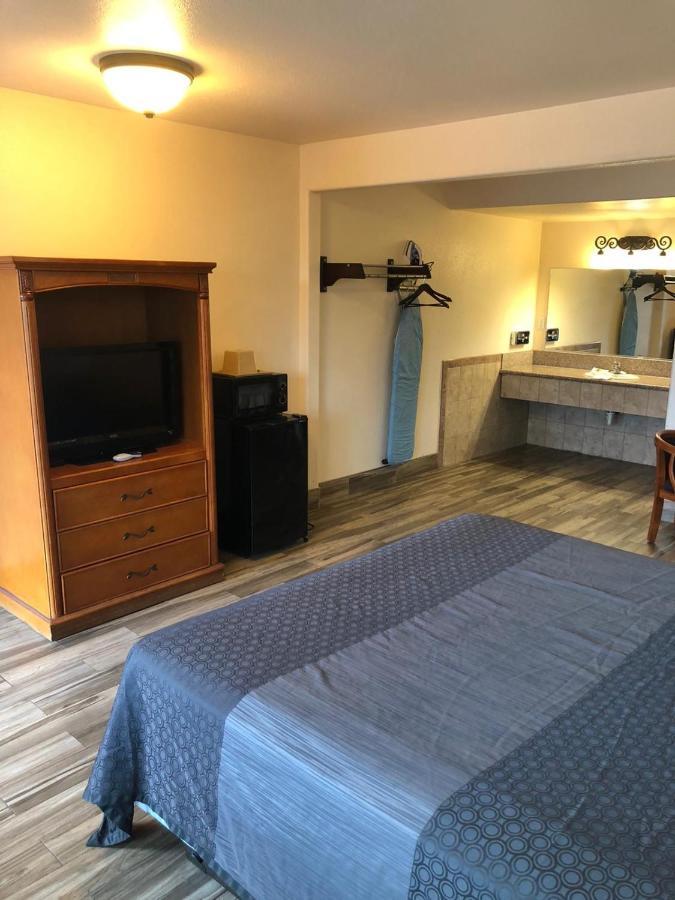 Sunset Motel Pomona Εξωτερικό φωτογραφία