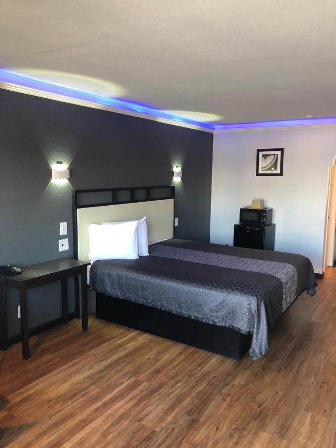 Sunset Motel Pomona Εξωτερικό φωτογραφία